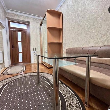Центр, Біля Медичного Університету, Вулиця Личаківська Lviv Dış mekan fotoğraf